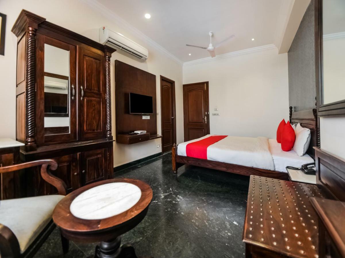 Oyo 1681 Hotel Devansh Удайпур Экстерьер фото